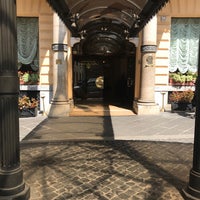 Foto diambil di Hotel Ambasciatori Palace oleh Aziz pada 8/13/2018