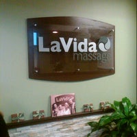 รูปภาพถ่ายที่ LaVida Massage Center โดย Dean K. เมื่อ 12/16/2012
