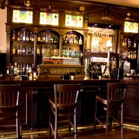 Foto scattata a Cobh Irish Pub da Maru P. il 10/21/2012