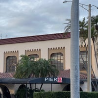 Foto tirada no(a) PIER 22 Restaurant • Patio • Catering por Paul Q. em 1/23/2024