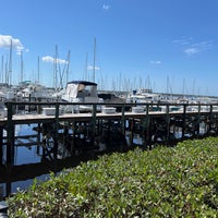 Photo taken at Riverhouse Waterfront - Reef &amp;amp; Grill by Paul Q. on 10/5/2022