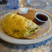 10/7/2023 tarihinde Neil H.ziyaretçi tarafından Mountain View Diner'de çekilen fotoğraf