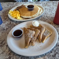 Photo taken at Mountain View Diner by Neil H. on 8/27/2023