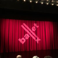 Foto tirada no(a) The Wilma Theater por Kat S. em 12/2/2022