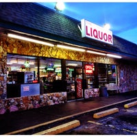 Foto tomada en 23 Liquor Store  por 23 Liquor Store el 10/21/2012