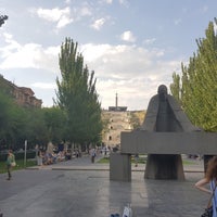 Photo taken at Ալեքսանդր Թամանյանի արձան by Сергей Б. on 8/5/2018