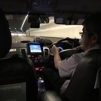 Photo taken at Inside Comfort Taxi / CityCab / SMRT Taxi / TransCab / Silvercab / Prime Taxi / Yellow-Top Taxi by Luayp on 11/18/2016