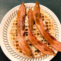 Photo taken at Waffle House by Cynthia D. on 10/22/2018