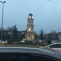 Foto diambil di Meşhur Uzun Çarşı  Islama Köftecisi oleh Emre S. pada 1/18/2018
