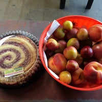 Das Foto wurde bei Morton Grove Farmers&amp;#39; Market von Charles G. am 8/16/2014 aufgenommen