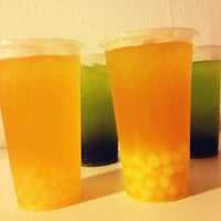 Photo taken at Tea One - Bubble Tea-Bar by Dio H. on 10/29/2012