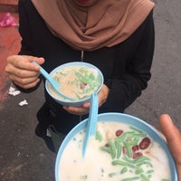 Photo taken at Penang Road Famous Teochew Chendul (Tan) by Muhammad Y. on 12/14/2017