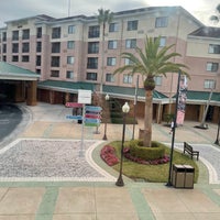 รูปภาพถ่ายที่ Fairfield Inn &amp;amp; Suites by Marriott Orlando Lake Buena Vista in the Marriott Village โดย Amaury J. เมื่อ 2/5/2022