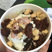 Foto scattata a Sugarkissed Delectable Desserts da Matt il 6/8/2018