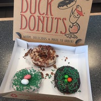 รูปภาพถ่ายที่ Duck Donuts โดย Monika O. เมื่อ 4/17/2017