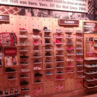 Vans store top in victoria gardens
