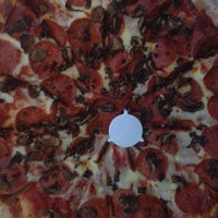 รูปภาพถ่ายที่ Northwood Pizza โดย Kevin &amp;quot;KevCo&amp;quot; S. เมื่อ 8/1/2015