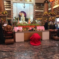 Photo taken at Puat Jit Buddhist Temple (般若念佛堂) by Wilton S. on 5/10/2017