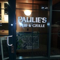 รูปภาพถ่ายที่ Paulie&#39;s Pub &amp; Grille โดย Ofie G. เมื่อ 3/18/2013