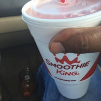 Photo taken at Smoothie King by Groom A. on 4/19/2017