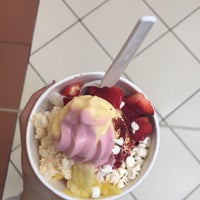 Photo taken at Pinkberry by Алена П. on 5/17/2015