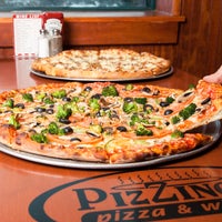 2/27/2017에 PizZing&amp;#39;s Pizza &amp;amp; Wings - Marshfield님이 PizZing&amp;#39;s Pizza &amp;amp; Wings - Marshfield에서 찍은 사진