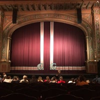 Foto tomada en Olympia Theater at Gusman Center  por Mina V. el 5/27/2018