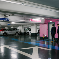 Foto tirada no(a) Parking Indigo Paris Alésia por Business o. em 11/4/2019