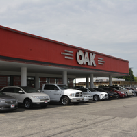 รูปภาพถ่ายที่ Oak Motors โดย Business o. เมื่อ 7/23/2019