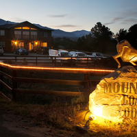 Foto diambil di Mountain Goat Lodge oleh Business o. pada 10/20/2019