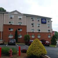 Foto tirada no(a) InTown Suites Extended Stay Pittsburgh PA por Business o. em 8/28/2019