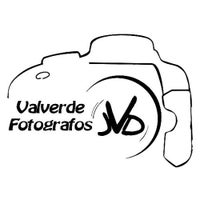 Photo taken at Valverde Fotógrafos by Business o. on 2/19/2020