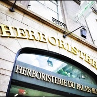 Снимок сделан в Herboristerie du Palais Royal пользователем Business o. 5/8/2020