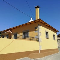 Photo taken at Pintura i Decoració Pinelo by Business o. on 2/17/2020