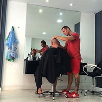 Das Foto wurde bei Estrada Peluquero Ibiza von Business o. am 6/17/2020 aufgenommen