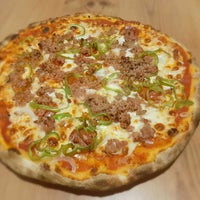 Photo taken at Pizzería Las Tres B by Business o. on 2/16/2020