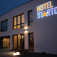 Das Foto wurde bei Hotel Starton Am Ingolstadt Outlet von Business o. am 2/20/2020 aufgenommen