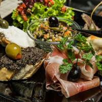 Das Foto wurde bei Mère Catherine von Business o. am 2/20/2019 aufgenommen