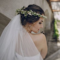 Foto scattata a Castillpiel Novias y Ceremonia da Business o. il 6/17/2020