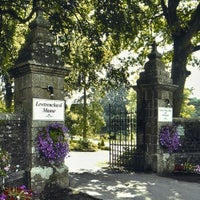 Das Foto wurde bei Lewtrenchard Manor von Business o. am 8/9/2018 aufgenommen