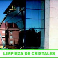 Photo taken at Limpiadores Empresa de limpiezas | Limpieza de oficionas en Madrid by Business o. on 2/17/2020
