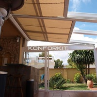 Photo taken at Konforkit -Techos Moviles y Cortinas de cristal by Business o. on 5/13/2020