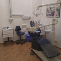 Photo taken at Clínica Dental Viché y Gutiérrez by Business o. on 2/16/2020