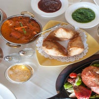 Foto diambil di Taj Mahal Indian Restaurant &amp;amp; Bar oleh Business o. pada 9/13/2019
