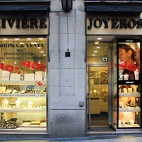 Foto tirada no(a) Rivière Joyeros, S.L. por Business o. em 6/16/2020
