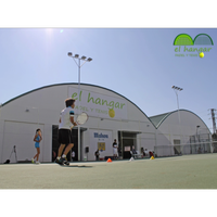 Das Foto wurde bei El Hangar Padel Y Tenis von Business o. am 8/21/2017 aufgenommen