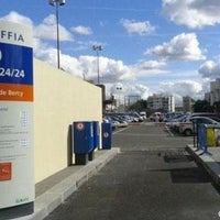 รูปภาพถ่ายที่ Parking Gare de Bercy Accor Hôtel Arena - EFFIA โดย Business o. เมื่อ 2/17/2020