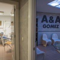Photo taken at Clínica Dental Álvaro Gómez by Business o. on 2/17/2020