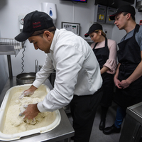 Das Foto wurde bei KFC von Business o. am 5/7/2020 aufgenommen