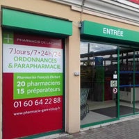 Das Foto wurde bei Pharmacie de la Gare von Business o. am 5/29/2020 aufgenommen